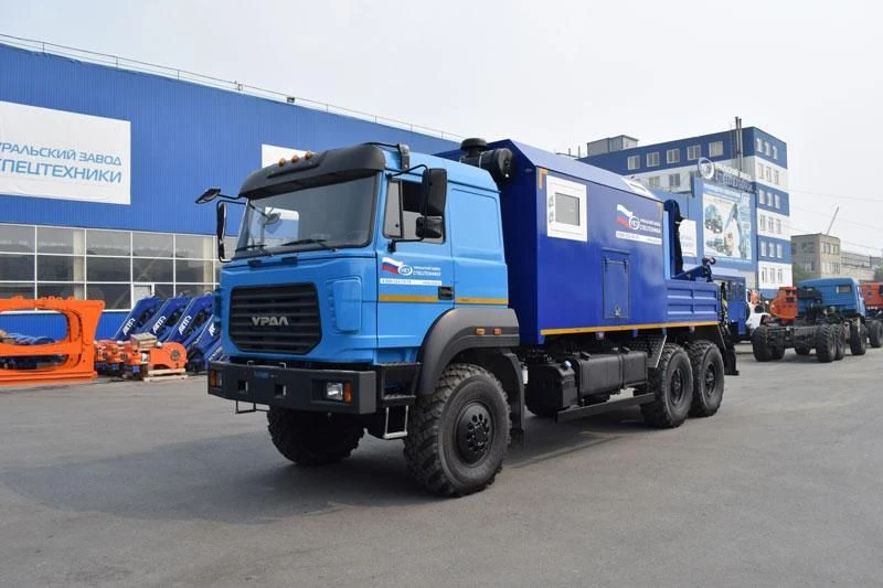 Mobile Workshop and Laboratory Vehicle with Crane (KMU)