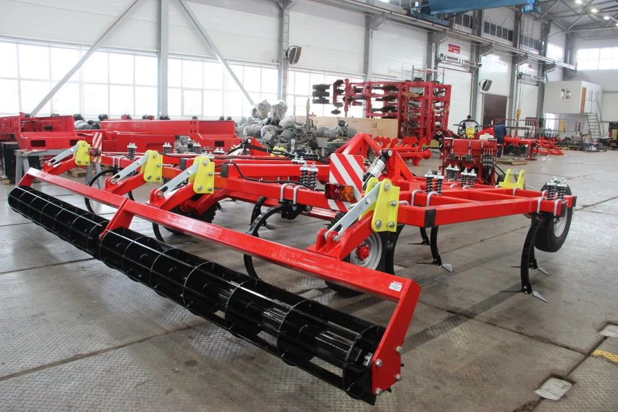 Chisel Plow for Deep Tillage - Chizelmaster-5400