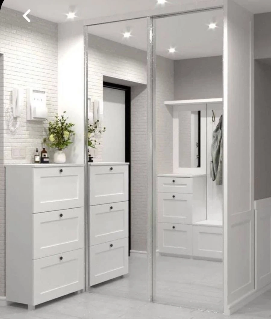 Stylish Hallway Cabinet "Katrin ZDRP-1