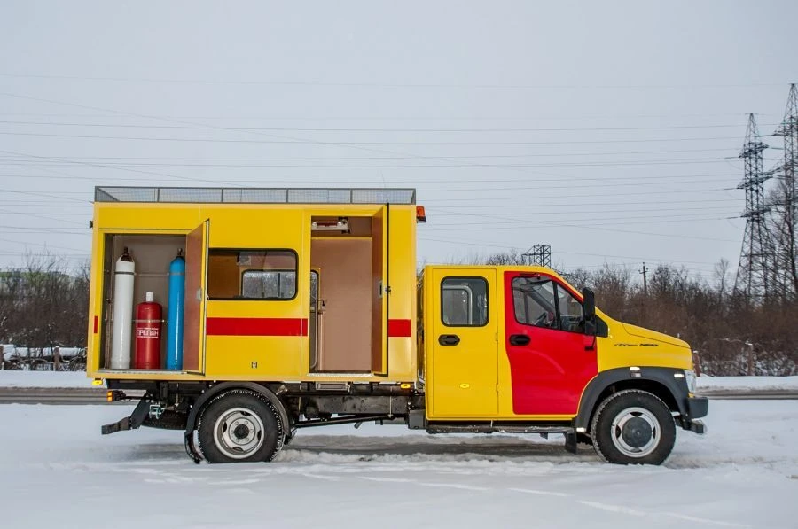 Transport Vehicles for Oil and Gas Well Maintenance Type 47122, Modification 47122E on GAZ C42R33 Chassis