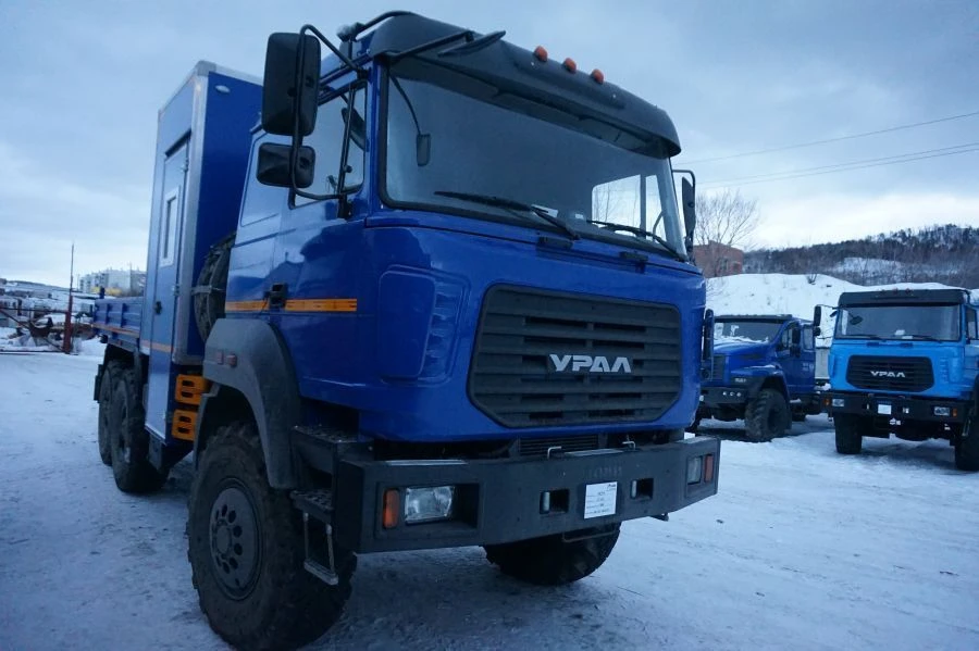 特种厢式货车 Ural 4320