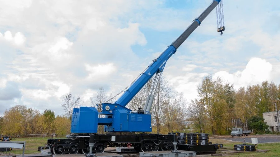 Hydraulic Railway Crane KZh-1473 for Lifting & Loading