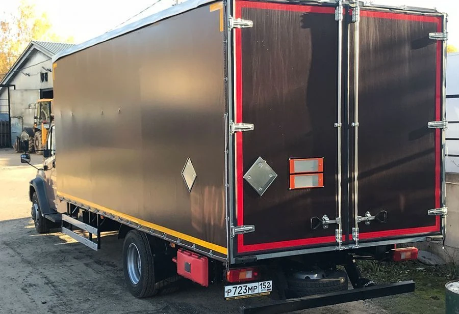 Heavy-Duty Truck with Spark Ignition for Hazardous Cargo, Model 47122K