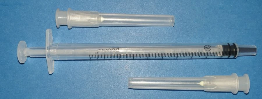 Sterile Single-Use Luer Type Syringe 1ml with Two Needles