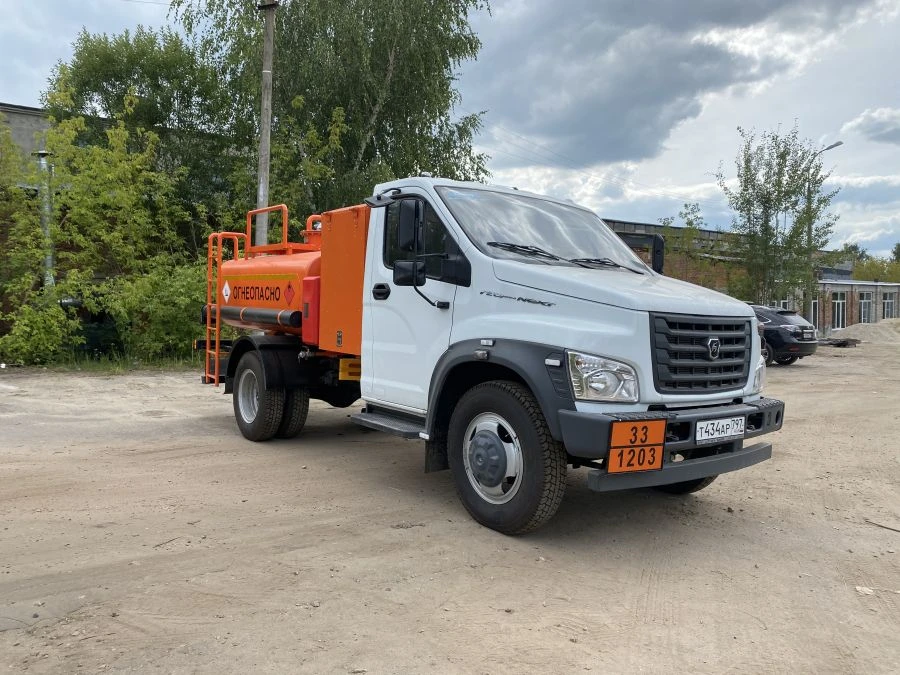 Technical Maintenance and Refueling Complex for Watercraft on GAZ Chassis Type 1