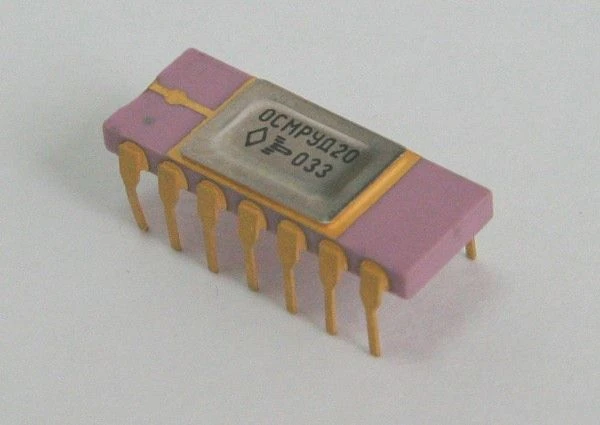 Operational Amplifier with Field Input OCM1417UD29B
