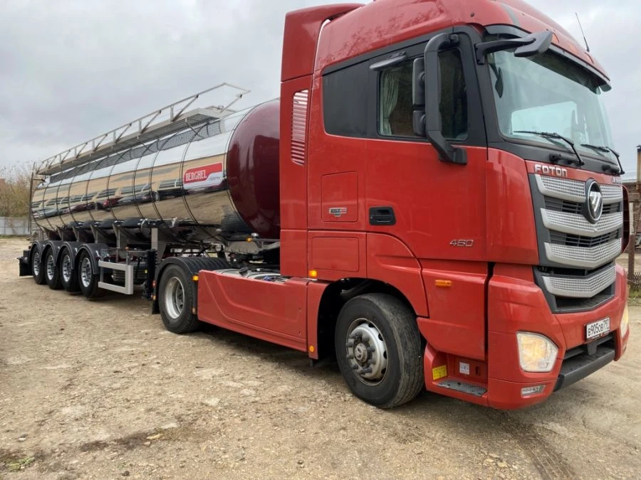四轴食品罐半挂车 31000L BERGHEL 9116P4