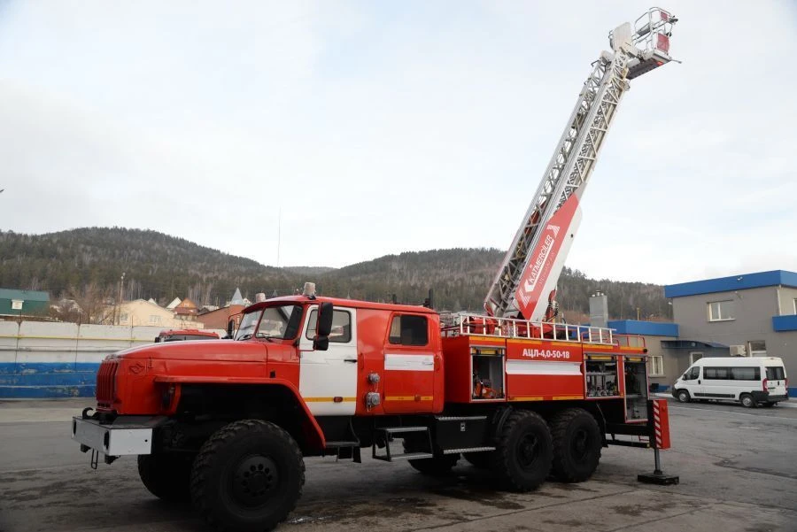 Автоцистерна пожарная с лестницей АЦЛ-4,?-(50-70)-18, тип 58819, модификация 58819E, на шасси Урал-4320-1951-60, 4320-1951-62, 4