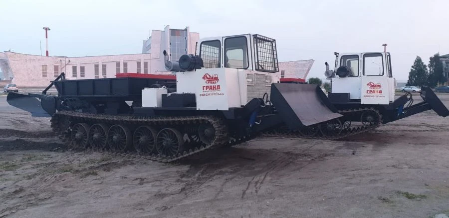 TSN-4 Crawler Forestry Tractor with YAMZ-236 Engine