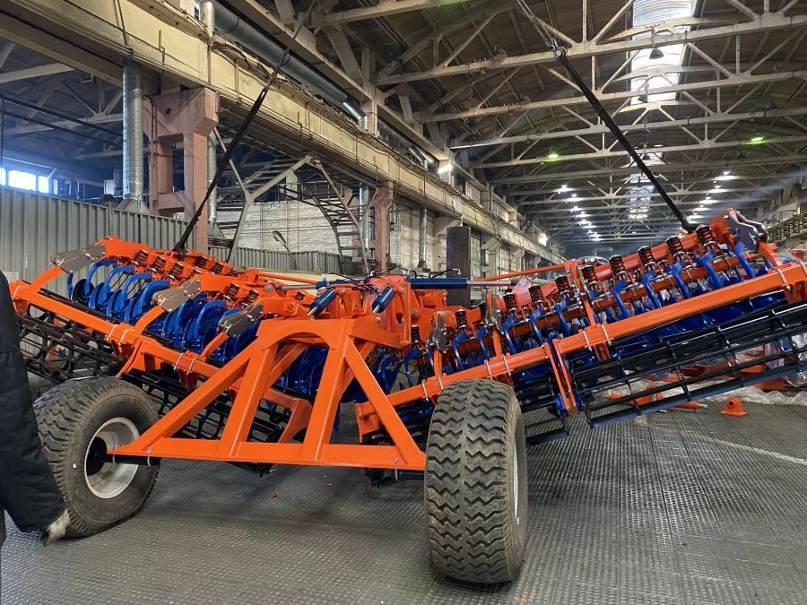 Inter-row Cultivator KMO-6 for Efficient Crop Processing