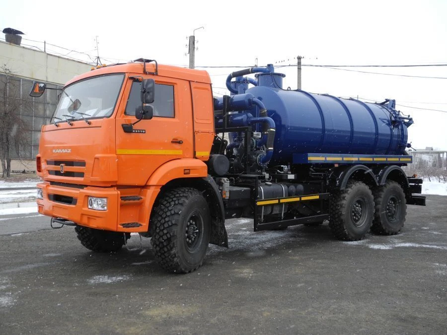 KAMAZ-43118-A5特种吸污车