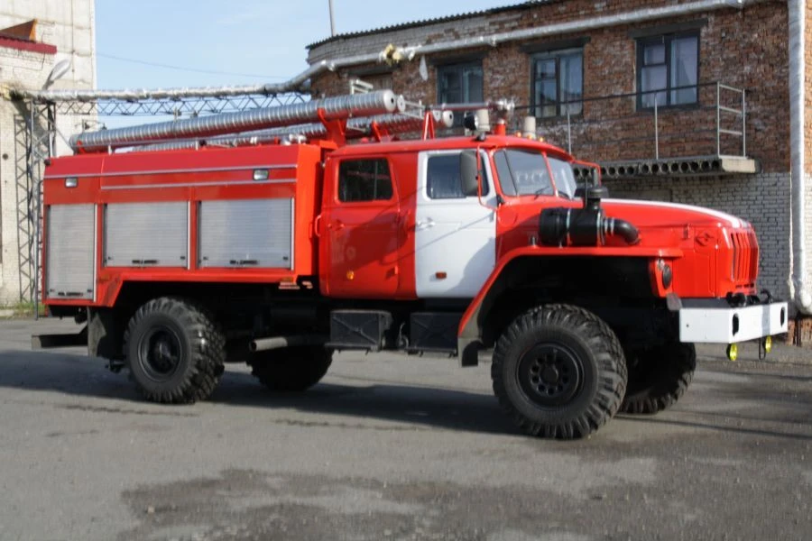 Fire Fighting Tanker AЦ-(3.0-4.0)-(40-70)(43206)