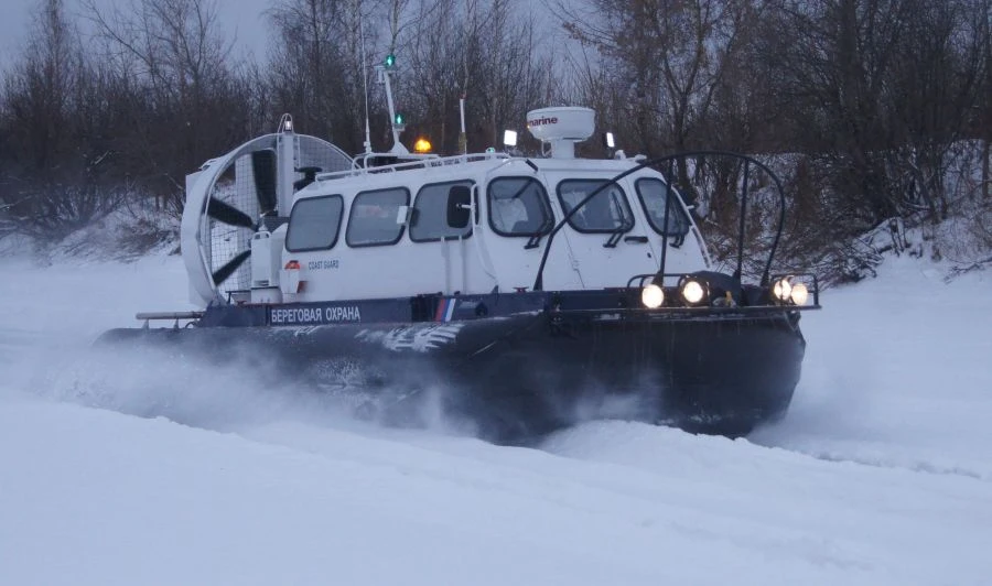 Small Amphibious Hovercraft A8 for Year-Round Transportation