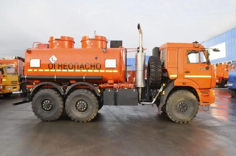 轻油产品运输罐车 UZST 6619A-24