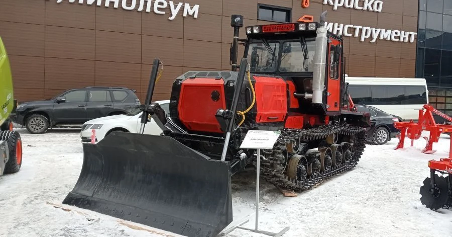 TLS-5 Barnaulets Crawler Tractor for Agriculture and Forestry