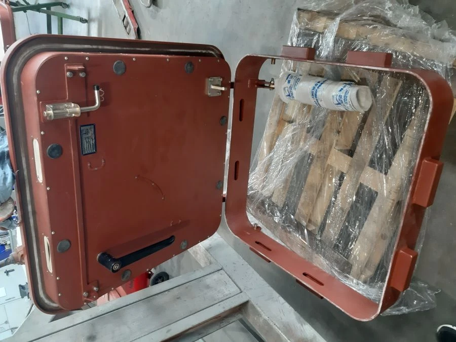 Watertight Hatch Cover for Marine Use