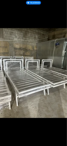 Metal Bed for Comfortable Sleep and Relaxation