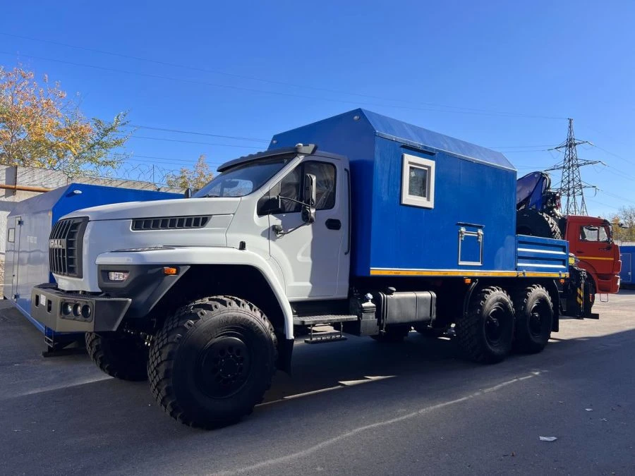 Mobile Workshop Vehicle with Crane - ANT Models 1.8-12