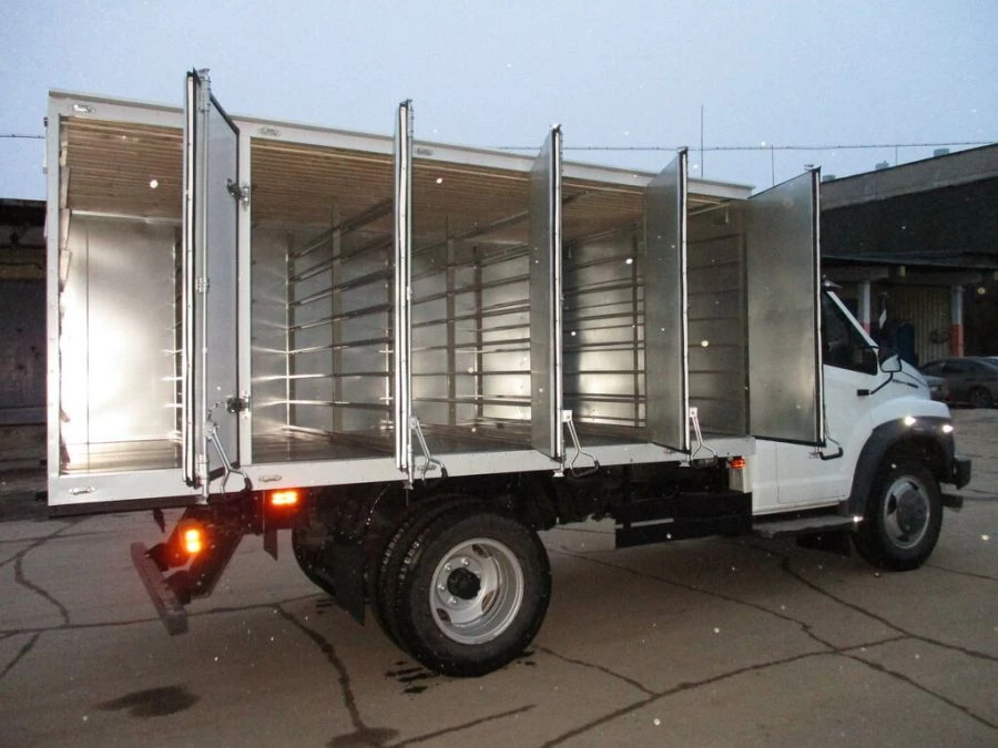 Bread Delivery Truck with Diesel Engine, 47122B on GAZ Chassis, C41R33