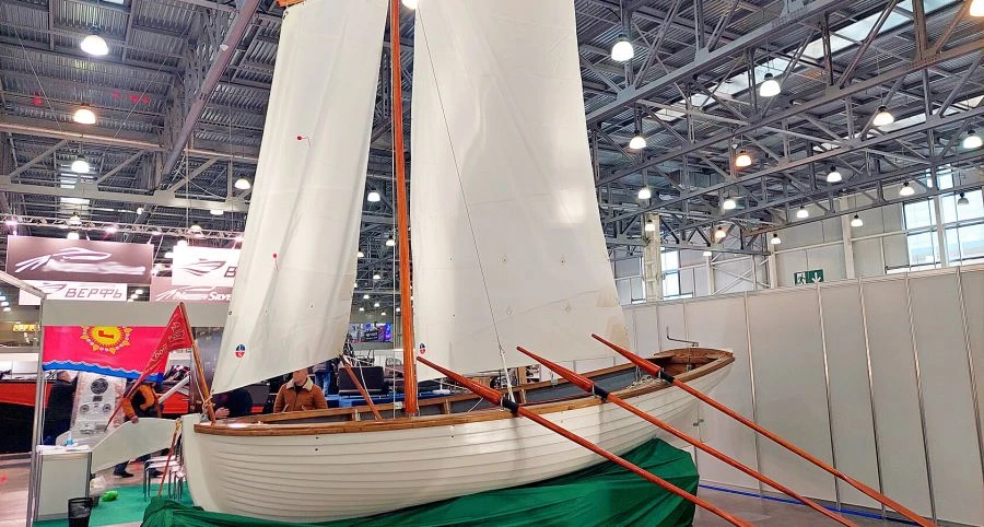 Displacement Boat Yal-6