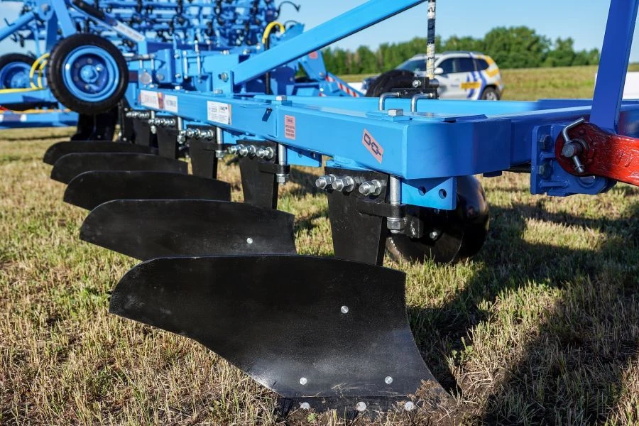 Finist Mounted Plow PLN-5-35 for Tractors (155-180 HP)