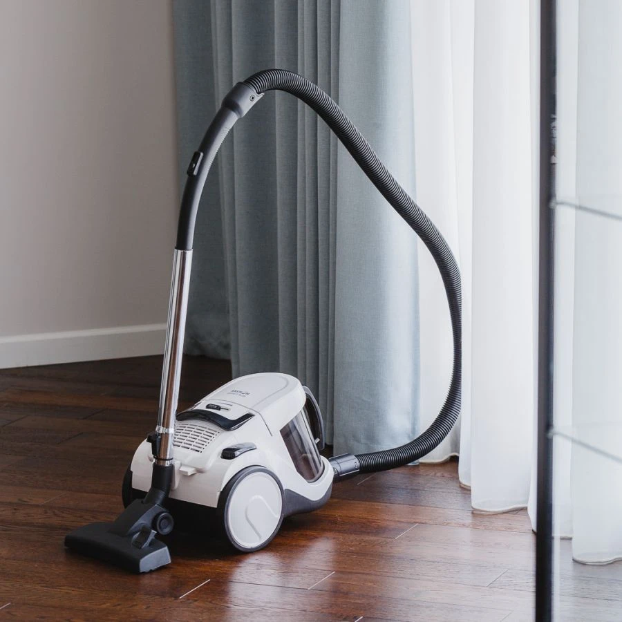 Powerful Cyclone Vacuum Cleaner R37