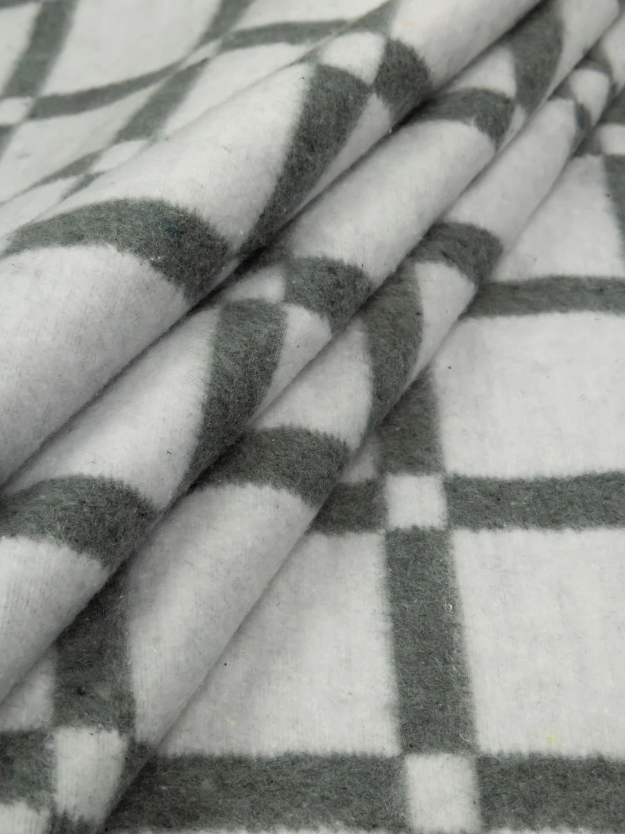 High-Quality Blanket (GOST 27832-88) with Mixed Yarn Filling