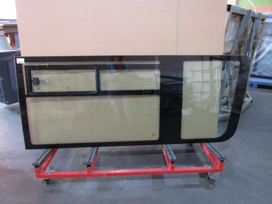 Left Side Rear Window with Vent for GAZ A62R33.5403083-01