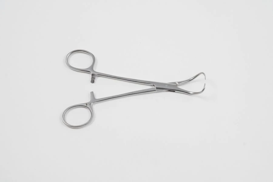 Surgical Clamping Forceps with Ratchet, 140 mm Model VZ-Z-39