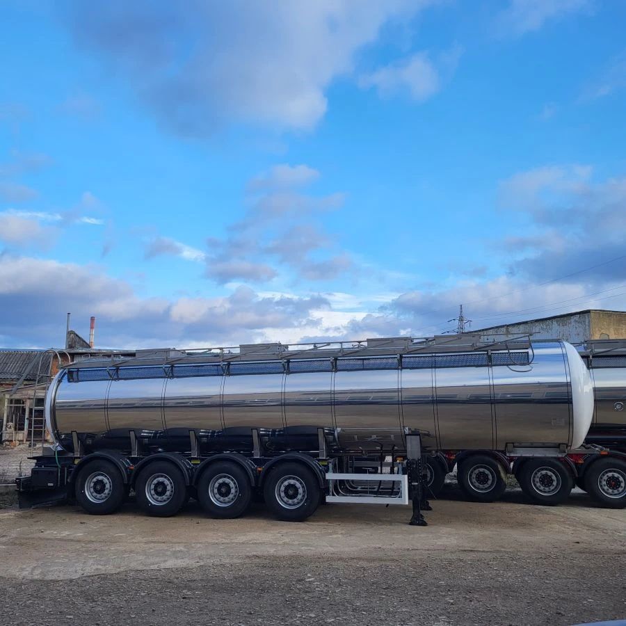 食品级四轴油罐半挂车 BERGHEL 9116P4