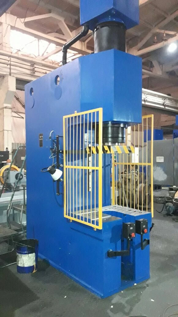 Hydraulic Press with C-Frame PB6332
