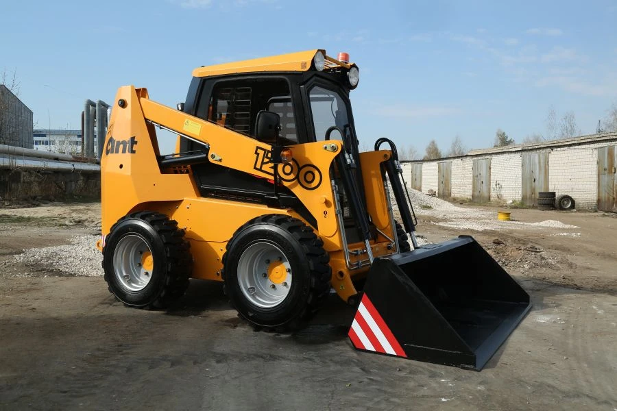 ANT 1200-09 Mini Loader with Articulated Steering