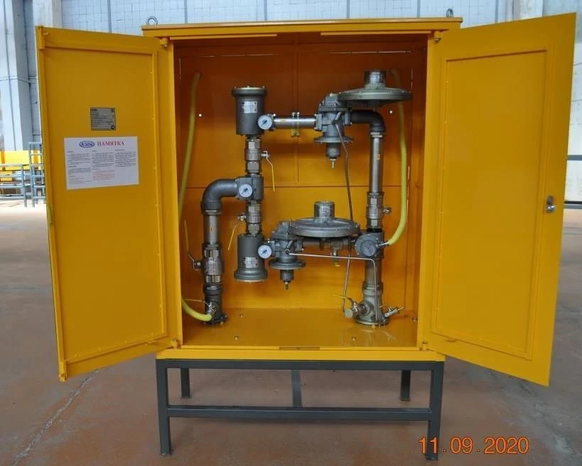 Пункт редуцирования газа шкафной (ГРПШ) с основной и резервной линиями редуцирования ШБДГ-2000-2 на базе регулятора РДК-KASPI-