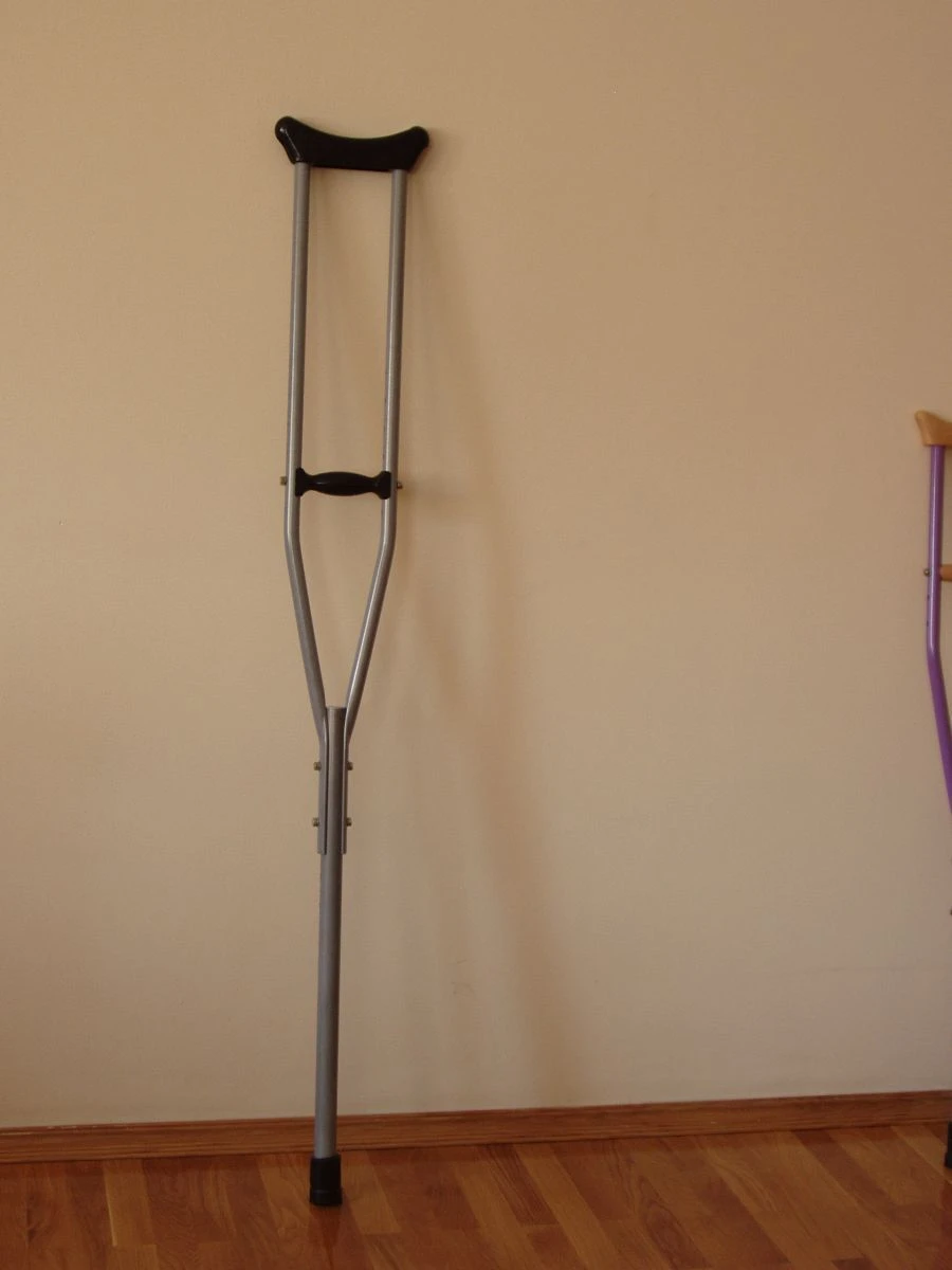 Underarm Crutches Model 380 - Adjustable Length, Anti-Slip Design