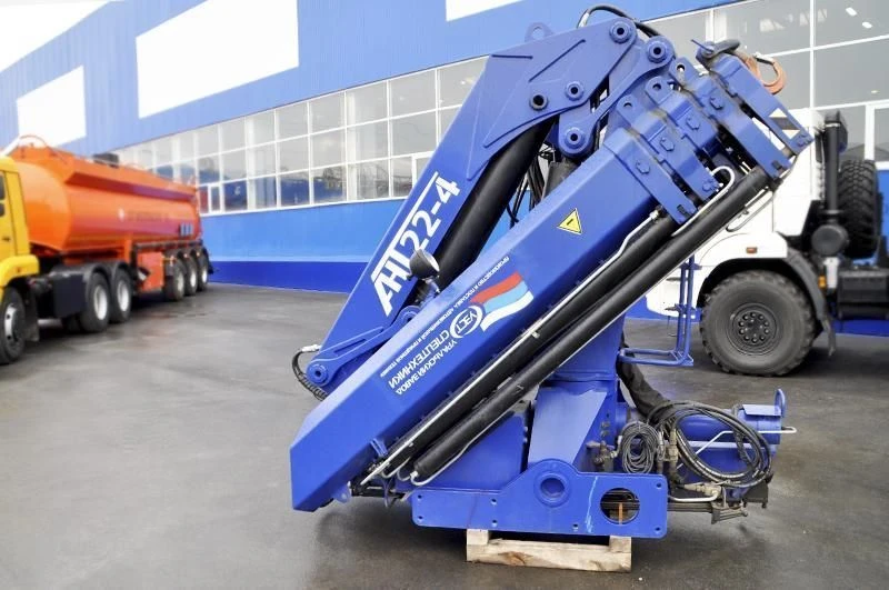 Crane Manipulator Installation for Lifting and Moving Loads