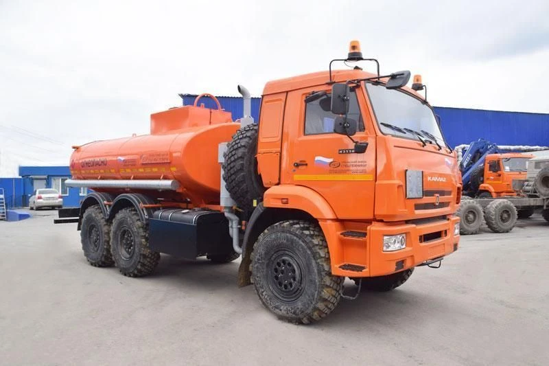 轻油罐车 UZST 6619A-23