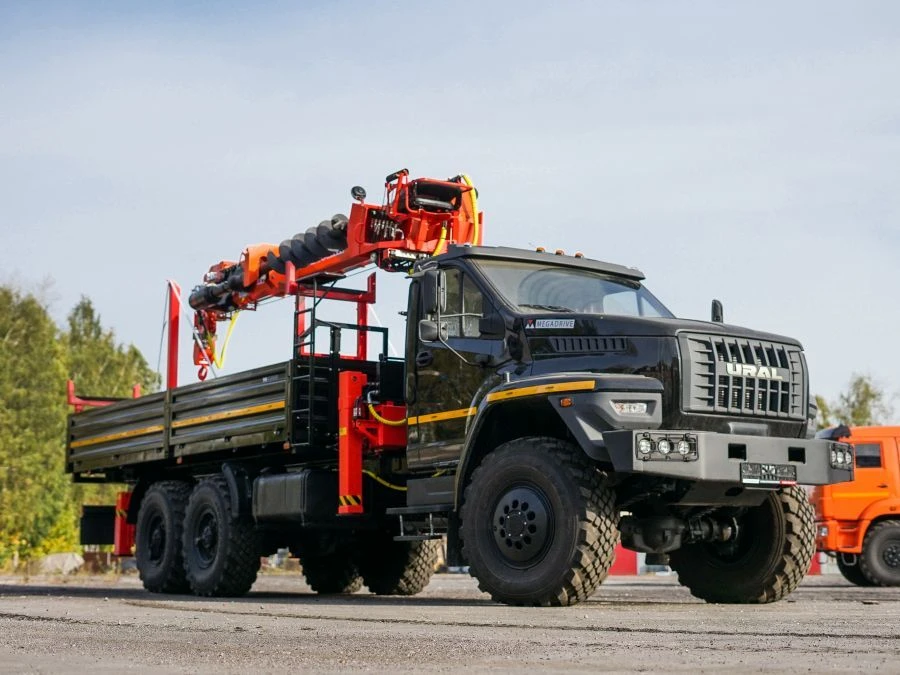 Multi-functional Special Truck with Hydraulic Crane MKMA on Ural 4320 Base U0K07N-4Z153