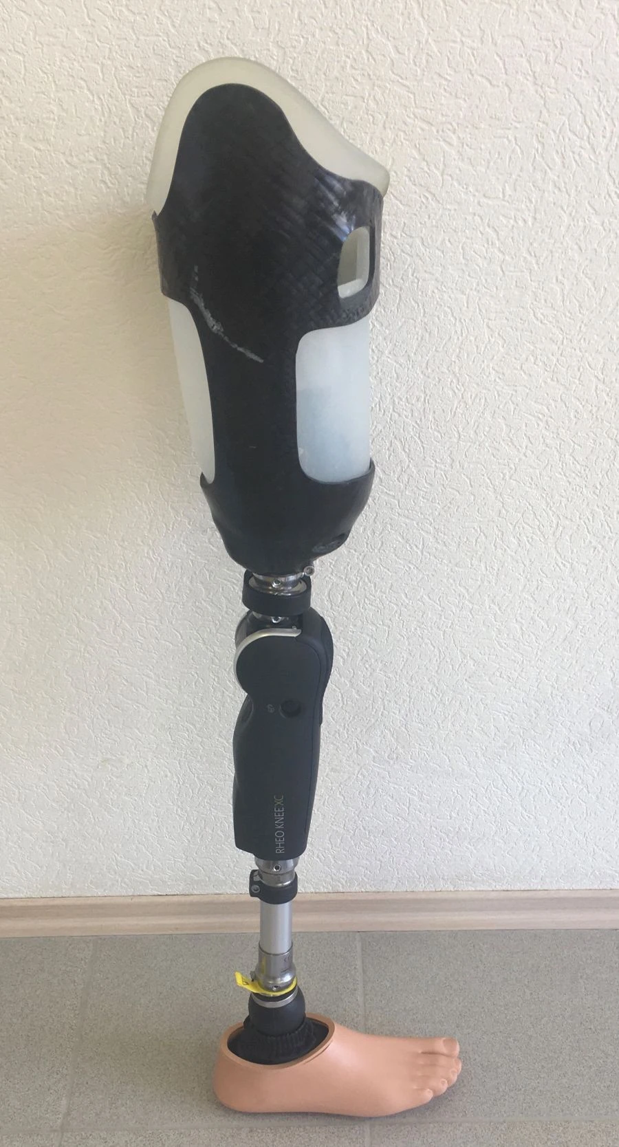 Modular Hip Prosthesis with Microprocessor Control