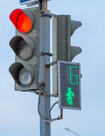 LED Traffic Lights for Road Safety