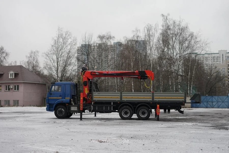 Multi-functional Hydraulic Crane Truck KMA on KAMAZ 65117 64K12N-UE