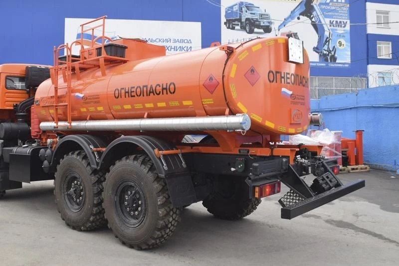UZST03轻油运输车