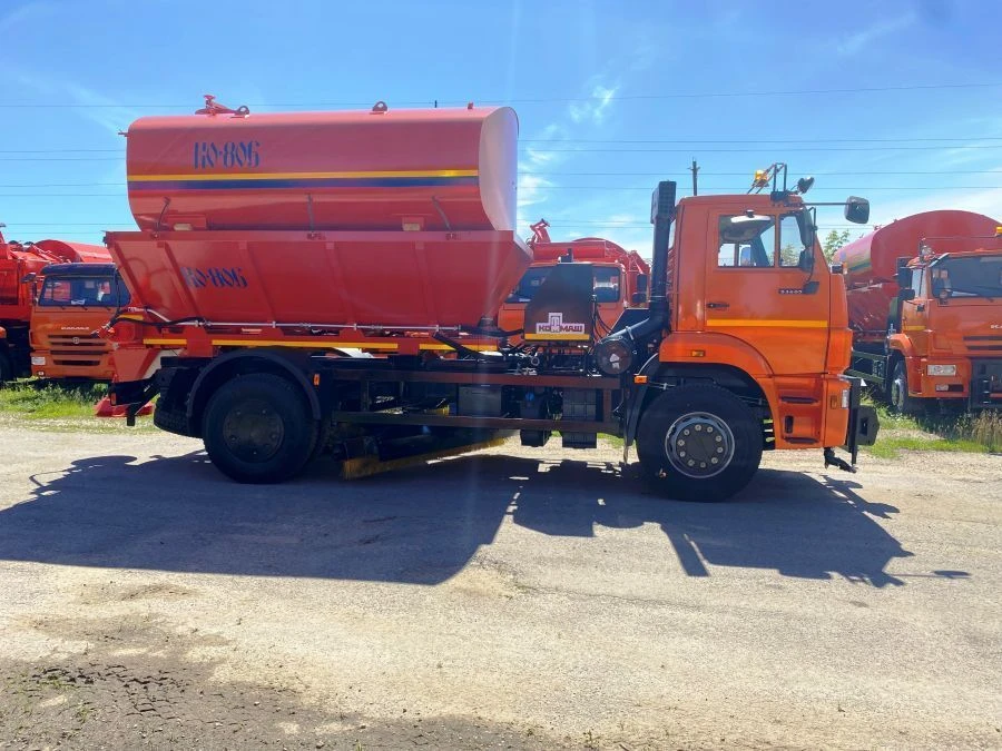 High-Pressure Road Cleaning Machine KO-806-43 (based on KAMAZ chassis: 53605-A5, 53605-5H)