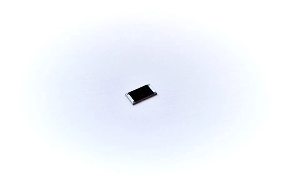 Thick Film Non-Wire Resistors R1-12 ON, 0.062 Ohm, Range 100 Ohm