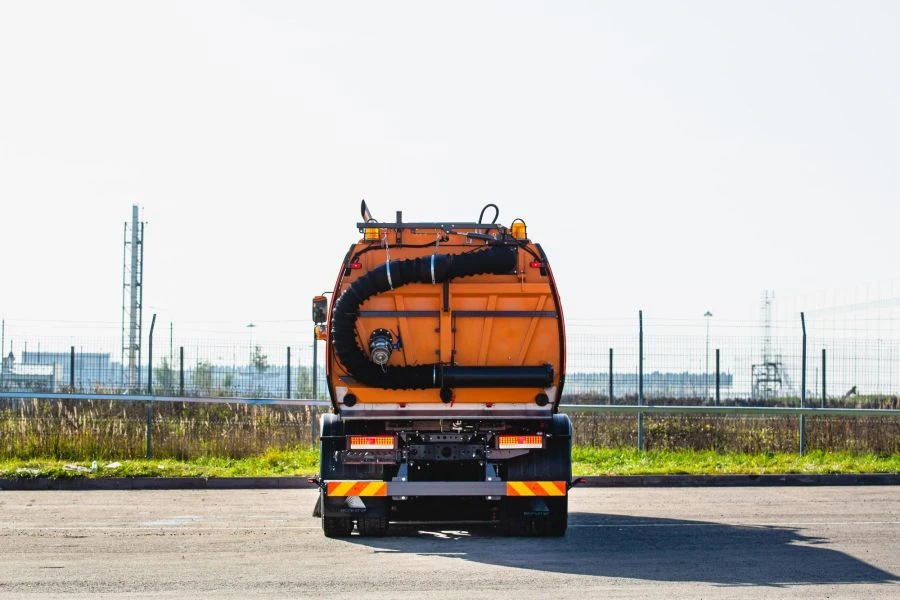 ED300M3 Combined Road Machine with Sweeping and Vacuum Equipment