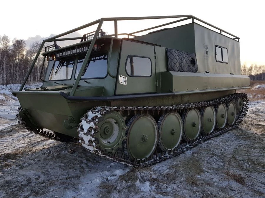 Floating Snow and Swamp Vehicle TG 126-01