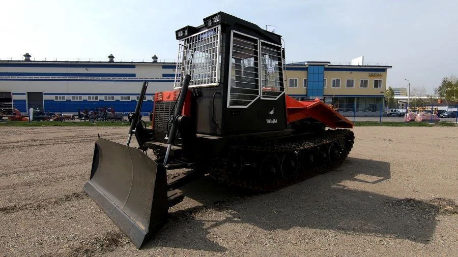 Crawler Skidding Machine with Bulldozer Blade for Land Preparation TLP-4M-034-07