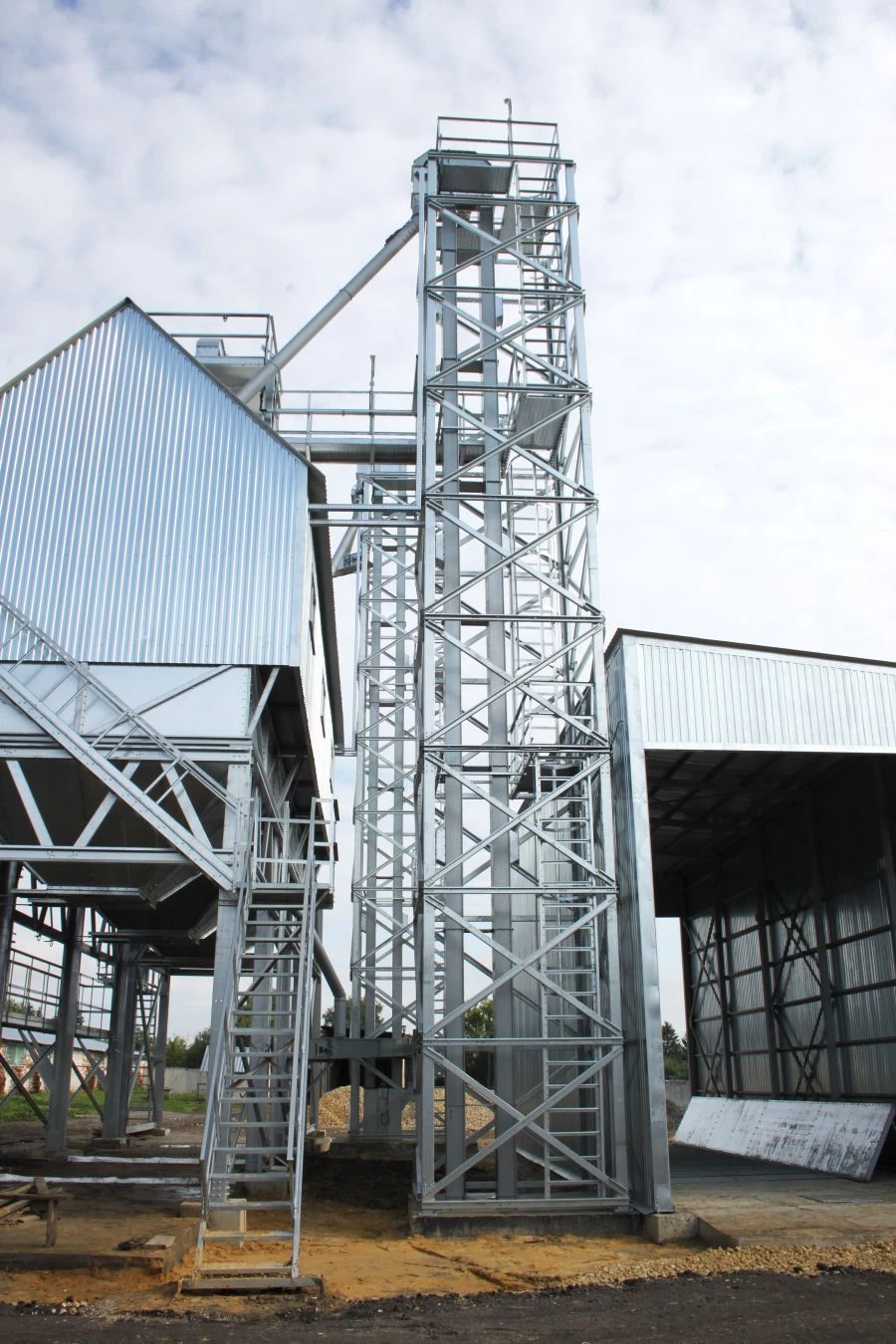 Bucket Elevator for Grain Transport, Model E, NB