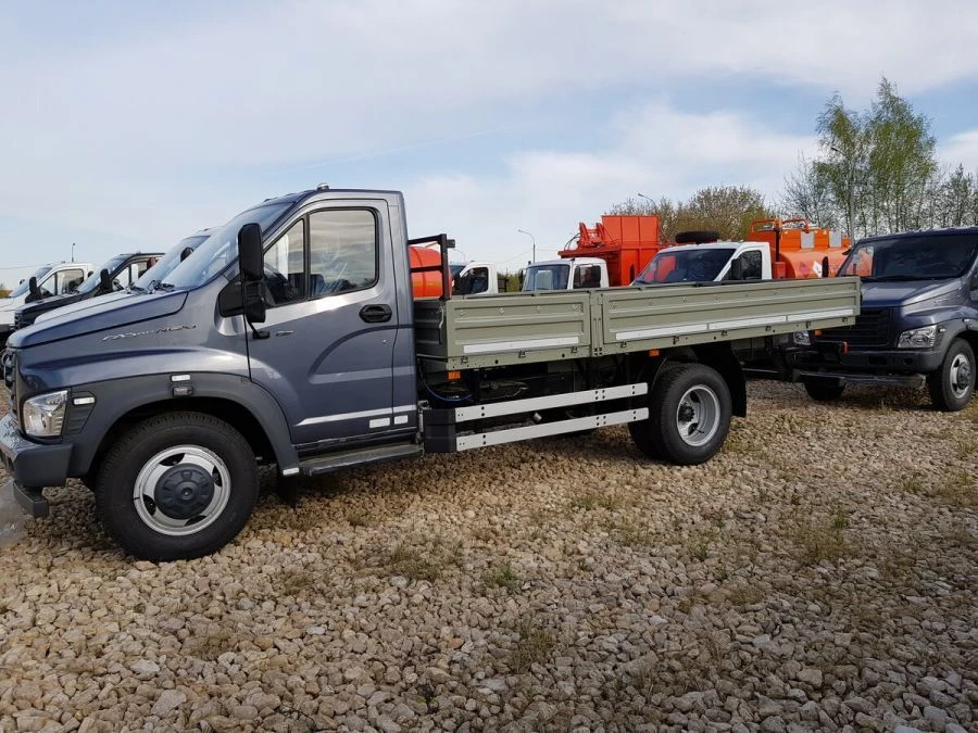 Cargo Trucks with Spark Ignition (Board Platform) Model 47122 Modification 47122C