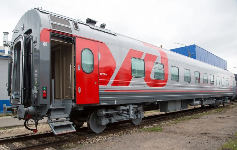 Passenger Coach with Seating for Locomotive Traction Model 61-4458.01