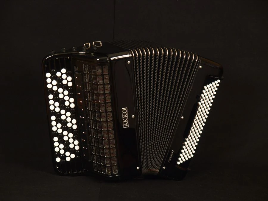 Akkordeon AKKO "Anni" 3-Voice, 5-Row 52x120x53